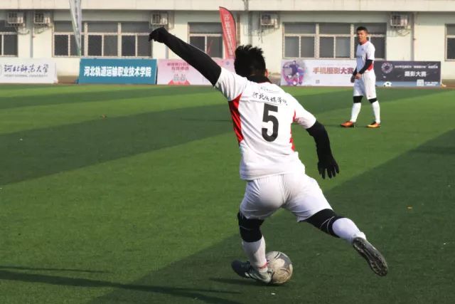 库里文班亚马缺阵克雷空砍27分 勇士不敌马刺